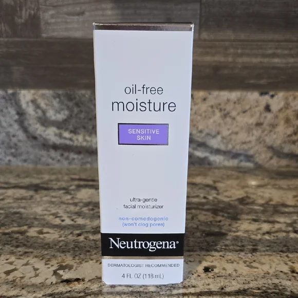 Neutrogena Oil-Free Moisture for Sensitive Skin - Picture 1 of 5